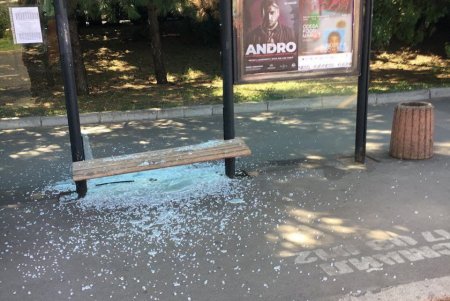 В Одессе коммунальщики восстановили 30 из 43 остановок, поврежденных вандалами с начала года (фото)