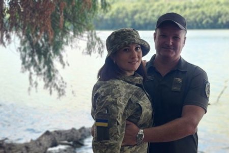 В Измаиле пара молодых людей более 20 лет посвятили своей любви и вместе служат на границе (фото)