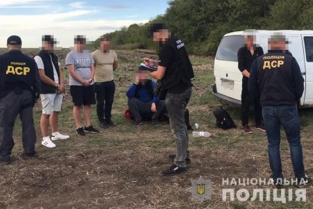 В Молдову за 4500 долларов США: полиция разоблачила преступную «схему» перемещения мужчин за границу