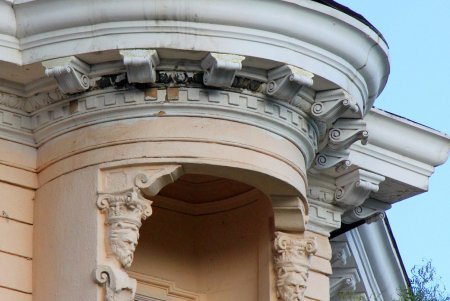 От старинных зданий до современных высоток: какая она улица Базарная (фоторепортаж) 