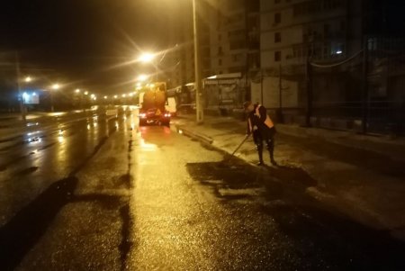 В связи с непогодой коммунальные службы города работают в усиленном режиме (фото) 