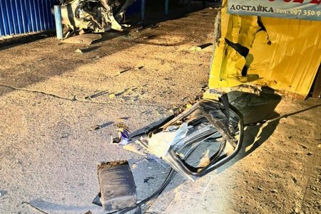 В Болграде пьяный водитель протаранил стену дома, один человек погиб