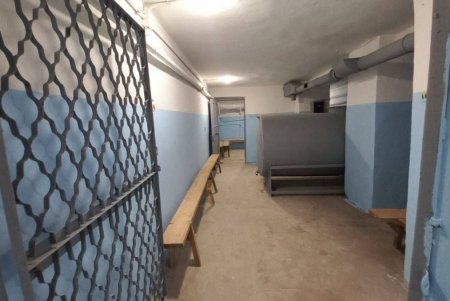 На проспекте Шевченко коммунальщики завершили ремонт бомбоубежища (фото)