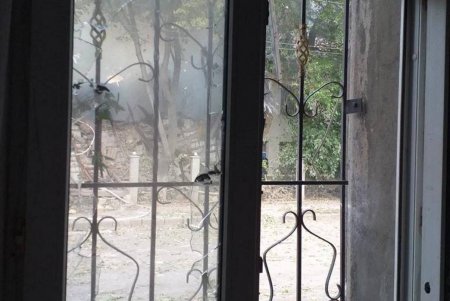 Один человек погиб, разбиты стекла в нескольких домах: в мэрии опубликовали фотографии последствий сегодняшней атаки дронов (фото) 