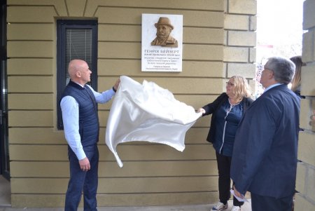 К столетию Одесского зоопарка открыли памятную доску первому директору, погасили тематическую марку и открыли новый львятник (фото)