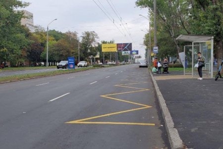 На Академика Глушко и Варненской нанесли дорожную разметку (фото)