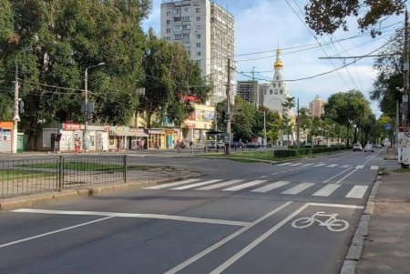 На участке дороги от 5-ст. Большого Фонтана до ул. Академической появилась полоса для общественного транспорта (фото)