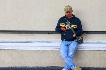 Одесский железнодорожный вокзал стал гостеприимным домом для 210 тысяч беженцев (фоторепортаж)
