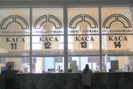 Одесский железнодорожный вокзал стал гостеприимным домом для 210 тысяч беженцев (фоторепортаж)