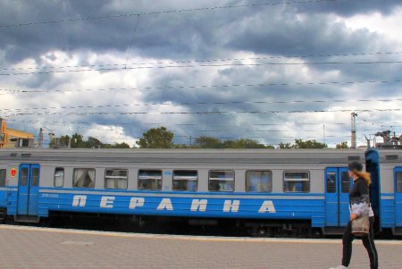 Одесский железнодорожный вокзал стал гостеприимным домом для 210 тысяч беженцев (фоторепортаж)