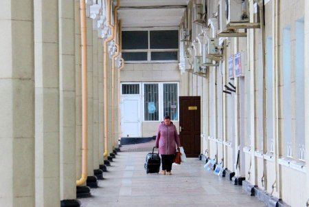 Одесский железнодорожный вокзал стал гостеприимным домом для 210 тысяч беженцев (фоторепортаж)