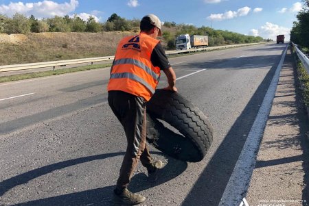 В Одесской области дорожники приводят в порядок международные трассы, проходящие по территории региона (фото)