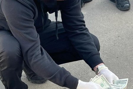 Один из руководителей госисполнительной службы Одесской области наладил схему получения взяток за «ускорение» снятия ареста с имущества (видео, фото)