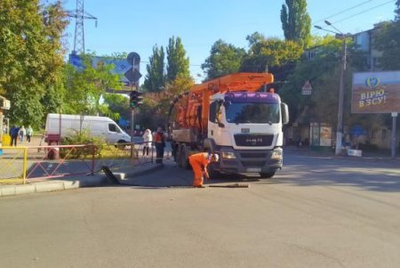 Сегодня профилактические работы на дорогах города коммунальщики проведут на трех локациях (фото)