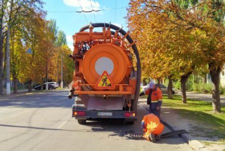 Сегодня профилактические работы на дорогах города коммунальщики проведут на трех локациях (фото)