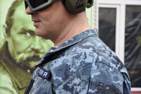 Морские пограничники Одесской области получили снаряжение и гаджеты от волонтеров (фото)