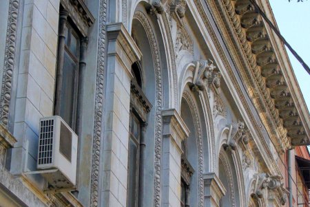 Греческая: от старинных купеческих особняков до современных строений, которые вписались в неповторимую атмосферу известной улицы (фоторепортаж) 