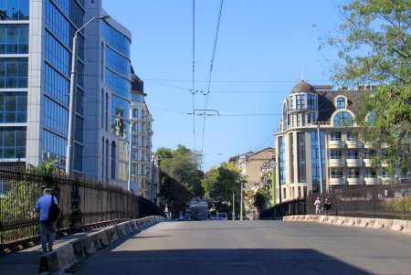 Греческая: от старинных купеческих особняков до современных строений, которые вписались в неповторимую атмосферу известной улицы (фоторепортаж) 