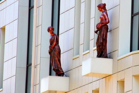 Греческая: от старинных купеческих особняков до современных строений, которые вписались в неповторимую атмосферу известной улицы (фоторепортаж) 