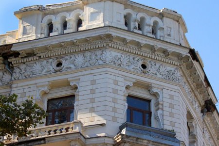 Греческая: от старинных купеческих особняков до современных строений, которые вписались в неповторимую атмосферу известной улицы (фоторепортаж) 
