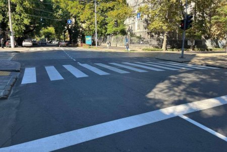 На перекрестках улицы Жуковского изменилось направление полос движения и установлены новые дорожные знаки (фото)
