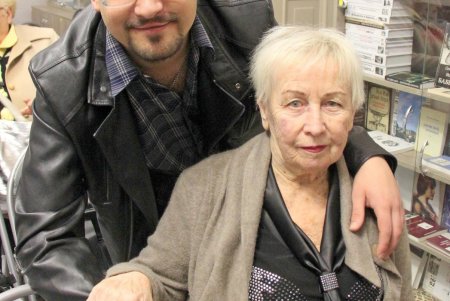 Педагог с 60-летним стажем презентовала книгу для коллег из музыкальных заведений (фоторепортаж)