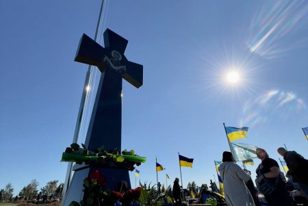 В Одессе установили Казацкий крест на месте захоронений военных (фото, видео)