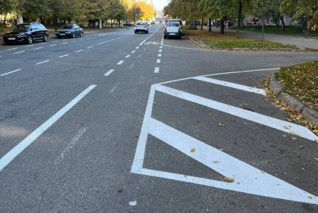На поселке Котовского появилась новая велодорожка и разметка (фото)