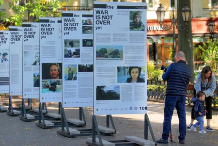 В Городском саду открылась фотовыставка The War Is Not Over Yet (фоторепортаж)