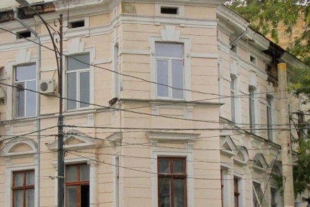 Старые дома, граффити и архитектурные сокровища улицы Кузнечной: воскресная прогулка по старой Одессе (фоторепортаж)