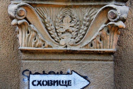 Старые дома, граффити и архитектурные сокровища улицы Кузнечной: воскресная прогулка по старой Одессе (фоторепортаж)