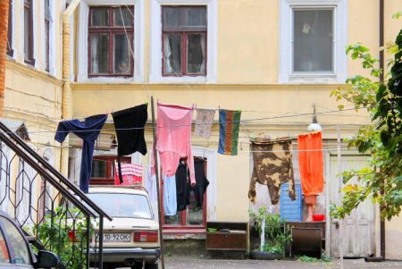 Старые дома, граффити и архитектурные сокровища улицы Кузнечной: воскресная прогулка по старой Одессе (фоторепортаж)