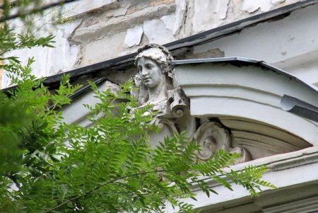 Старые дома, граффити и архитектурные сокровища улицы Кузнечной: воскресная прогулка по старой Одессе (фоторепортаж)