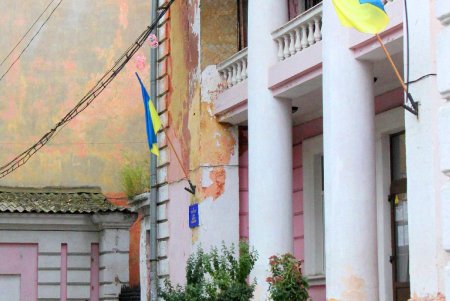 Старые дома, граффити и архитектурные сокровища улицы Кузнечной: воскресная прогулка по старой Одессе (фоторепортаж)