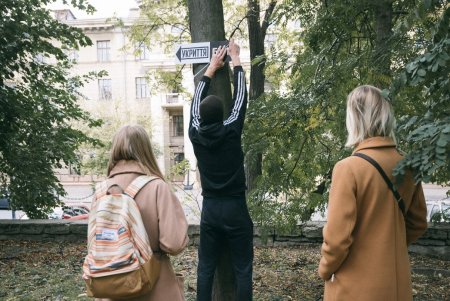 В парке Шевченко открылось бомбоубежище с Wi-Fi и дистанционным электрозамком (фоторепортаж) 