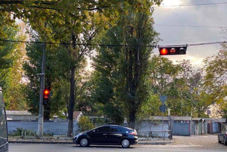 В Малиновском районе модернизировали светофорный объект (фото)