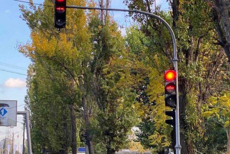 В Малиновском районе модернизировали светофорный объект (фото)
