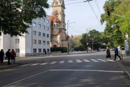 На Новосельского полностью обновлена дорожная разметка (фото)