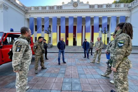 Волонтерам Одесского военно-исторического центра «Честь и Слава» передали автомобиль для перевозки останков павших героев (фото, видео)