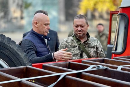 Волонтерам Одесского военно-исторического центра «Честь и Слава» передали автомобиль для перевозки останков павших героев (фото, видео)