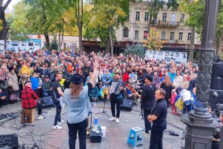 В Горсаду Одессы прошел благотворительный концерт в поддержку украинских защитников (фото)