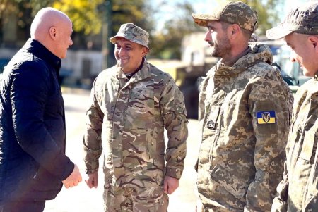 Одесский муниципалитет передал теробороне мобильный санитарный комплекс (фото)