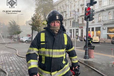 В центре города горит ресторанный комплекс  (обновлено) (видео) (добавлено фото)