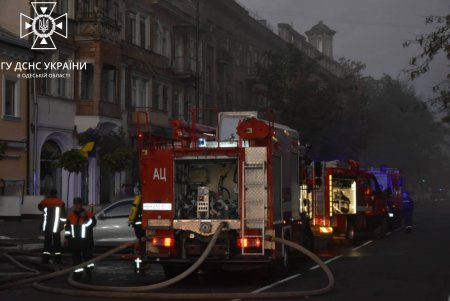 В центре города горит ресторанный комплекс  (обновлено) (видео) (добавлено фото)
