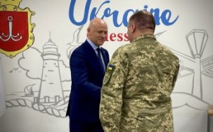 Покрова, казачество и защитники Украины: одесситы отмечают три праздника и помнят о своих героях (фоторепортаж)