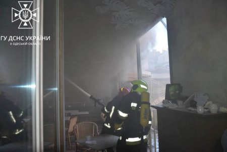 На Греческой горел ресторан: причина устанавливается (фото, видео) 