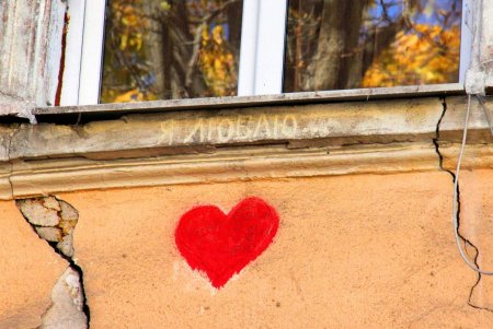 На Пастера есть дом, который занимает целый квартал (фоторепортаж) 