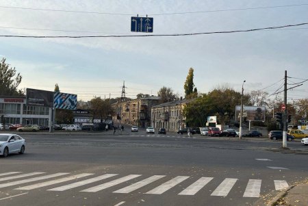 На пересечении Краснослободского и Ольгиевского спусков изменилась организация дорожного движения (фото)