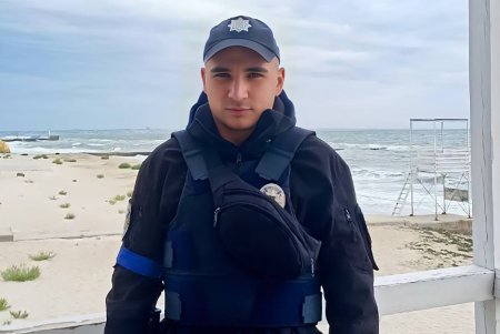 Курсант Одесского университета МВД помог погасить пылающую маршрутку и спасти людей