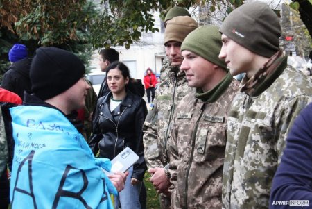 В Одесскую область из российского плена вернулись семь молодых бойцов (фото)